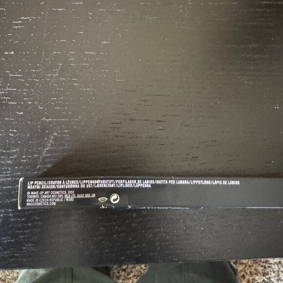 UNUSED - MAC Lip Liner Pencil in Shade Whirl - Picture 6 of 6